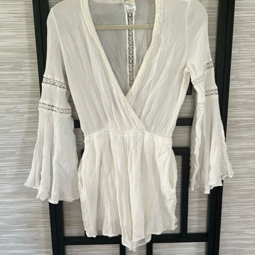 L*Space long sleeve ivory shorts jumper swimsuit cover cover-up size small